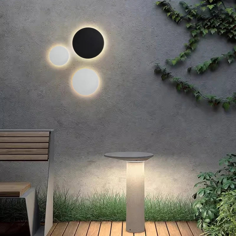 IP65 Waterproof LED Outdoor Wall Lamp, Aluminum Construction, Black/White Light Fixture for Courtyard & Exterior Walls